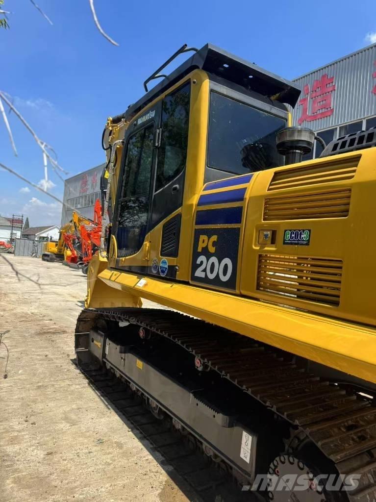 Komatsu PC 200 8N 大型油圧ショベル12t以上（パワーショベル・ユンボ）