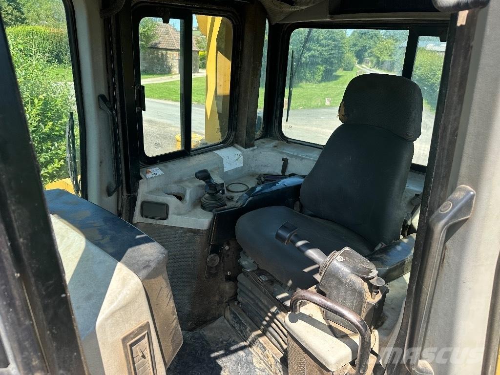 CAT D 6 T LGP ブルドーザー