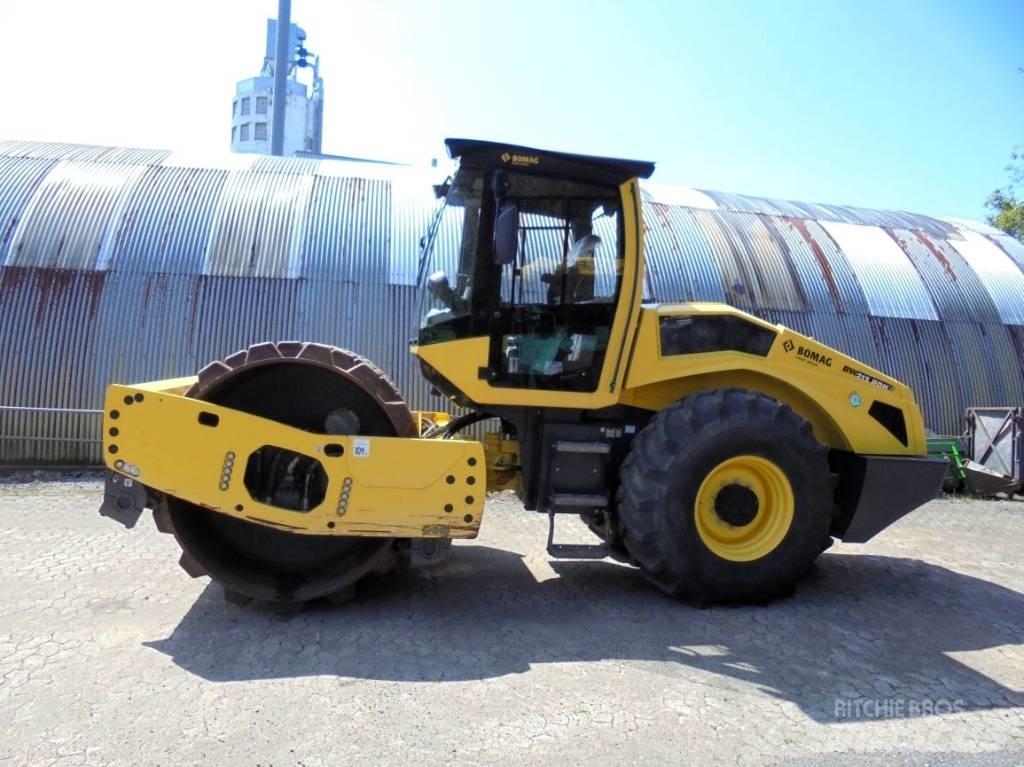 Bomag BW 213 PDH-5 振動ローラ
