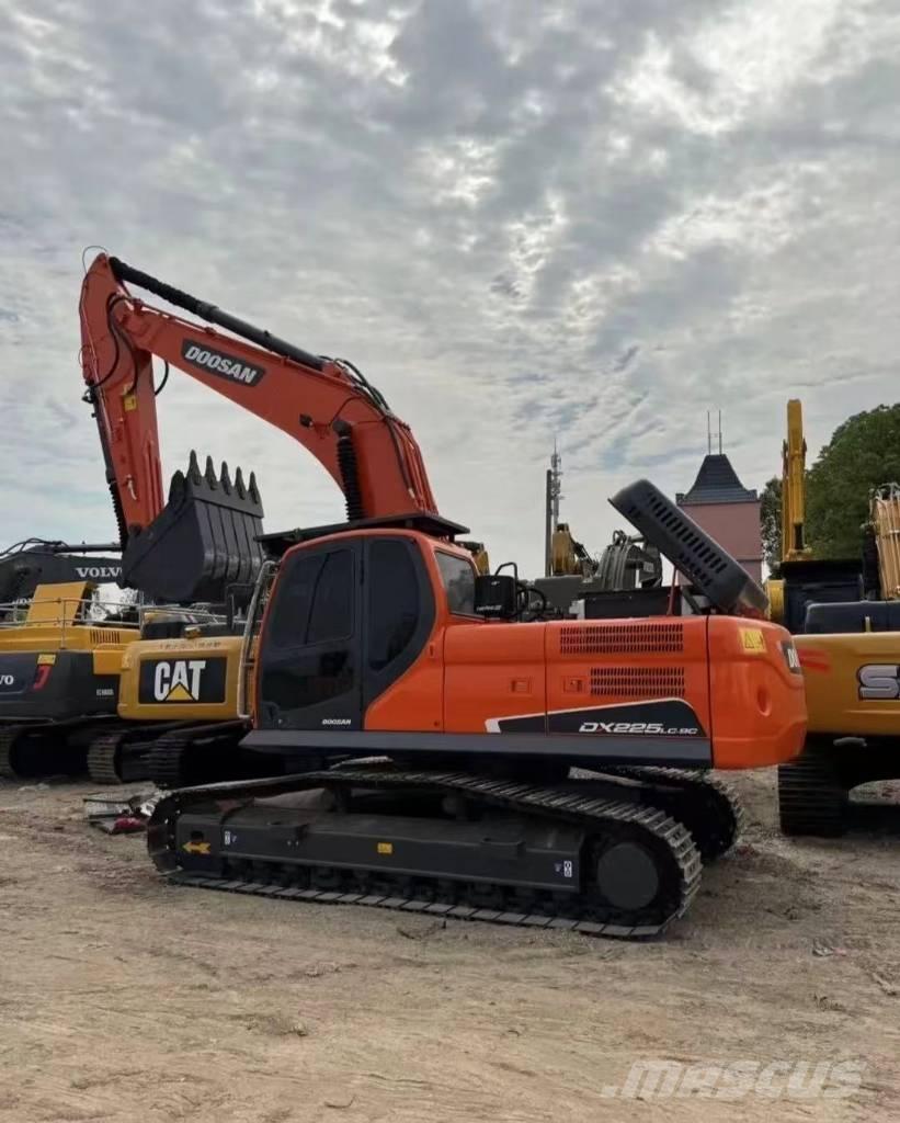 Doosan 225 DX 大型油圧ショベル12t以上（パワーショベル・ユンボ）