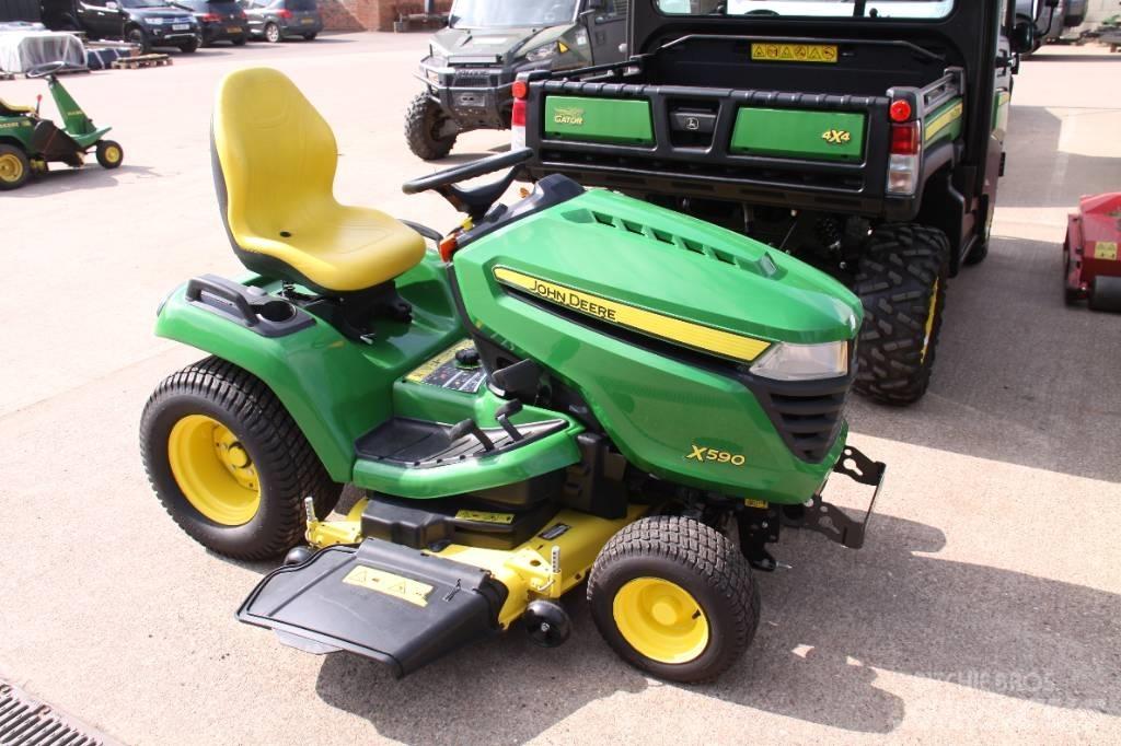 John Deere X 590 乗用・自走モア/芝刈り機