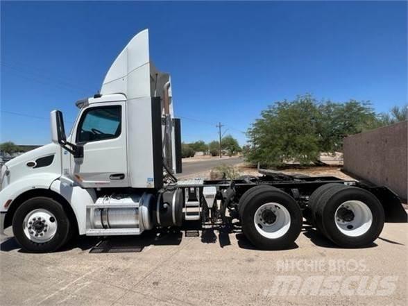 Peterbilt 579 中古トラクターヘッド | トレーラーヘッド