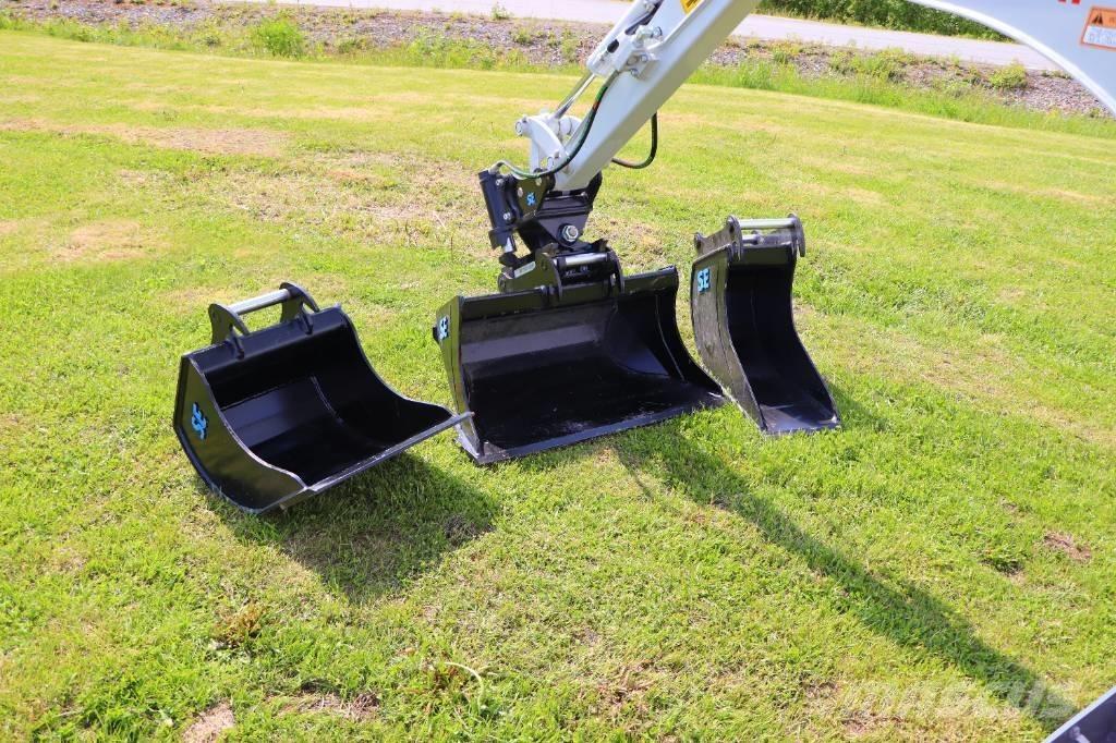 Takeuchi TB210R ミニ油圧ショベル 7t以下（ミニユンボ・ミニディガー）