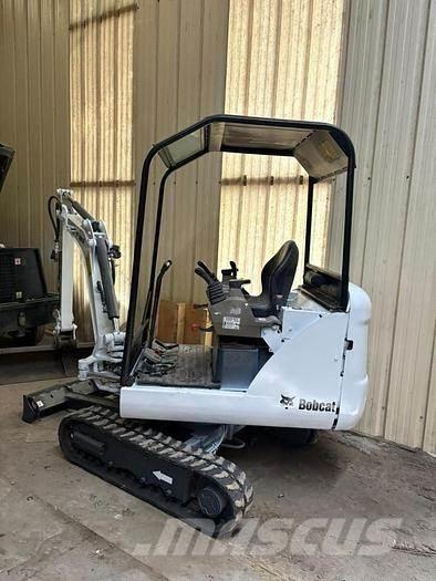 Bobcat E14 ミニ油圧ショベル 7t以下（ミニユンボ・ミニディガー）
