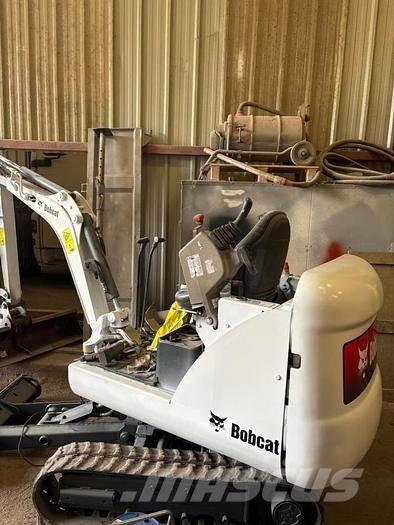 Bobcat E14 ミニ油圧ショベル 7t以下（ミニユンボ・ミニディガー）