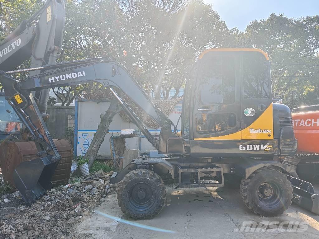 Hyundai 60 W VS ミニ油圧ショベル 7t以下（ミニユンボ・ミニディガー）
