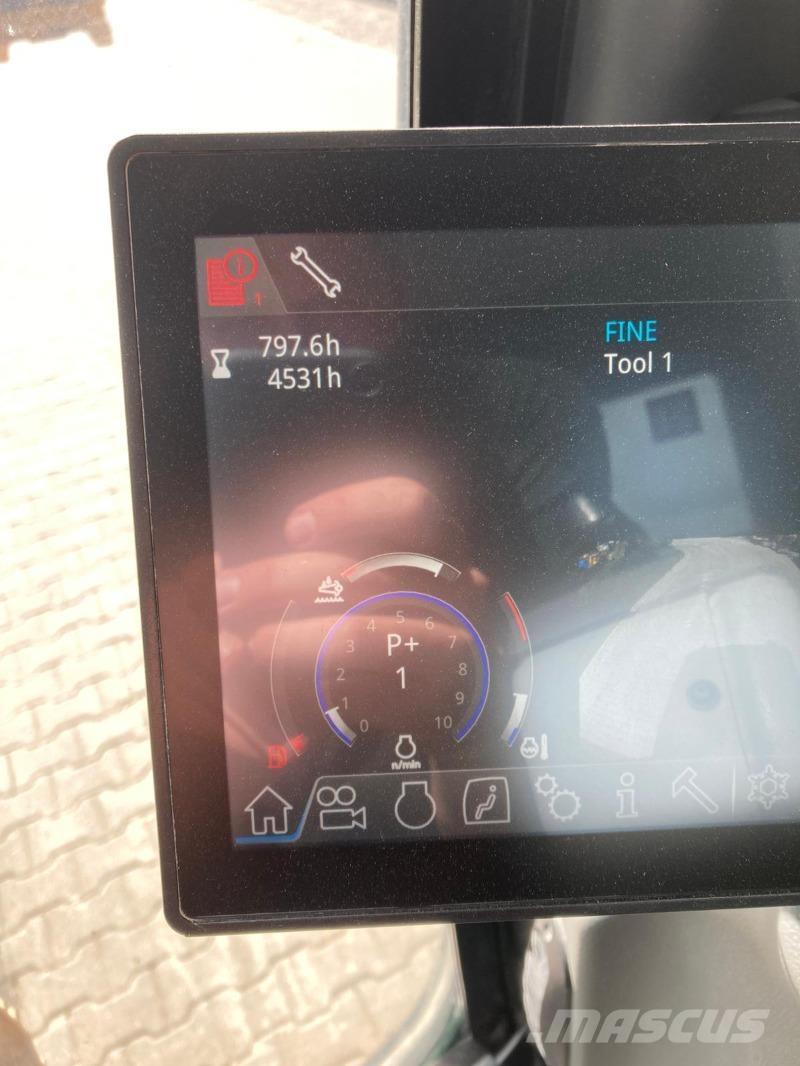 Liebherr R924 大型油圧ショベル12t以上（パワーショベル・ユンボ）