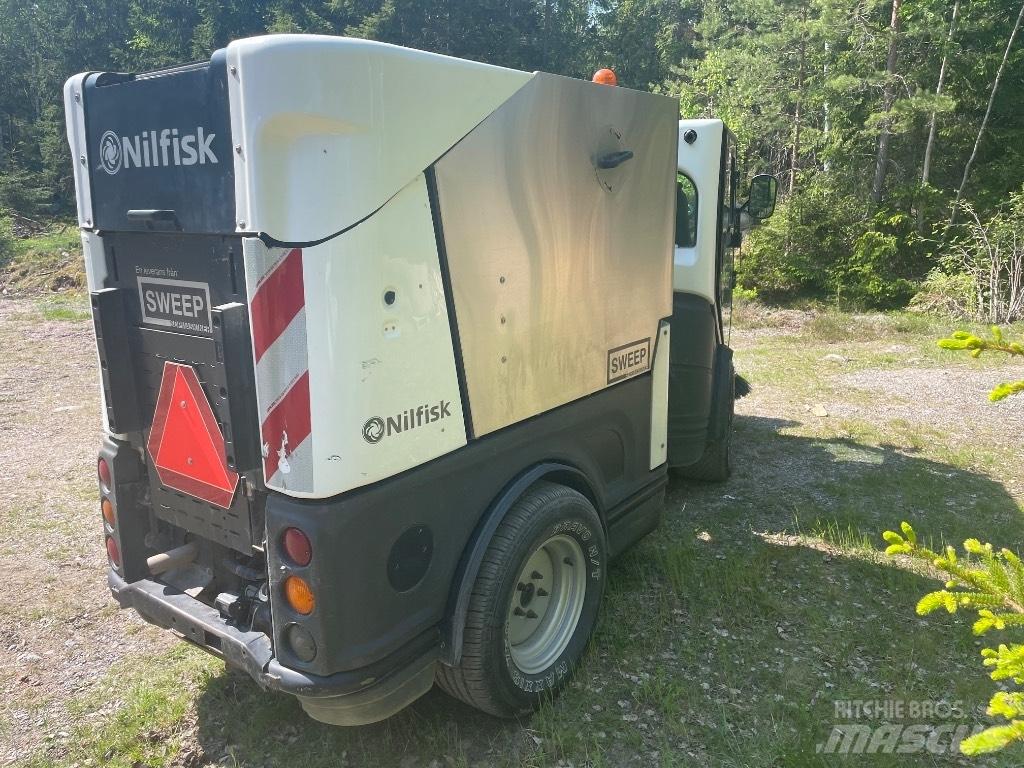 Nilfisk CR 3500 路面清掃機