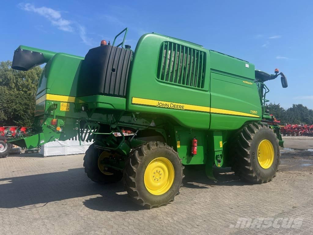 John Deere T 550 コンバイン