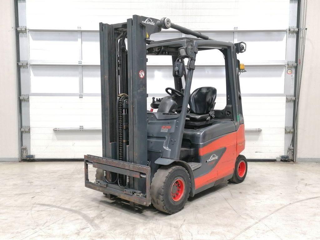 Linde E25-01 バッテリーフォークリフト