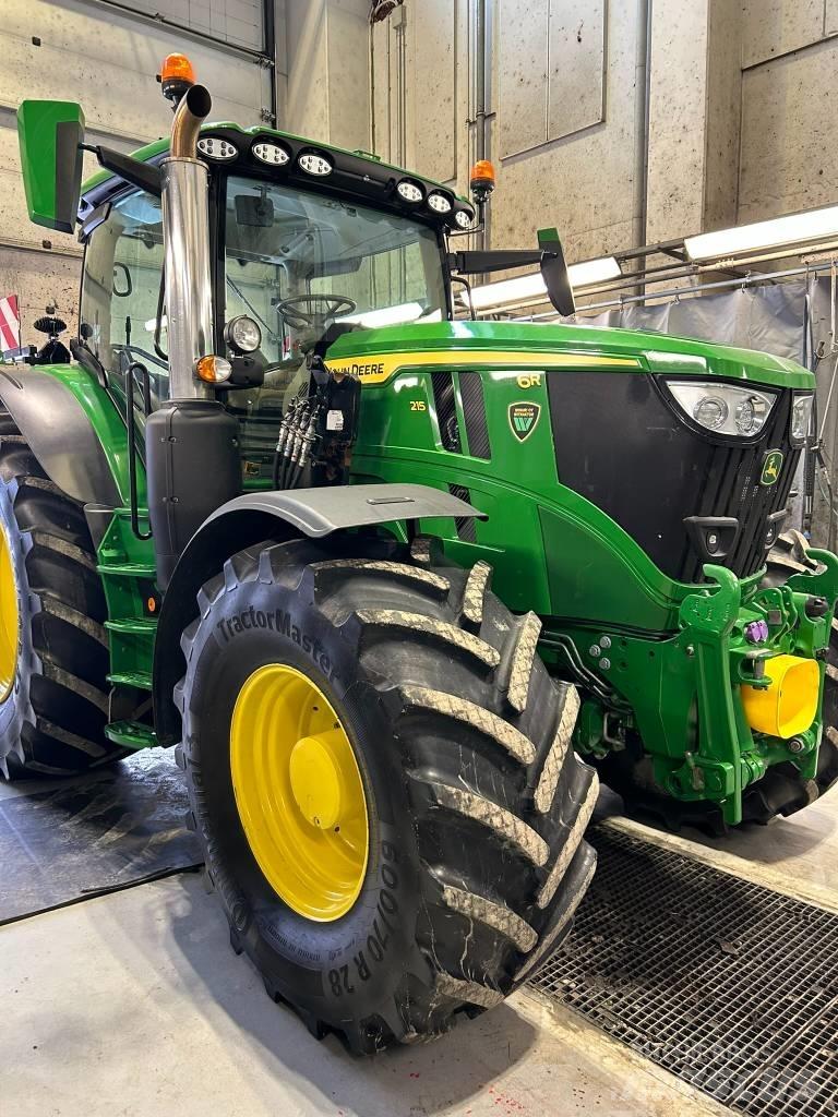 John Deere 6R 215 トラクター