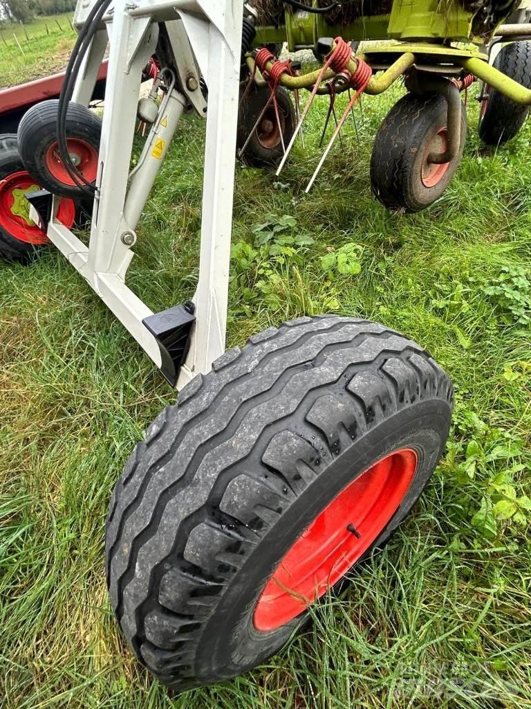 CLAAS VOLTO 1100T テッダー・テッダーレーキ
