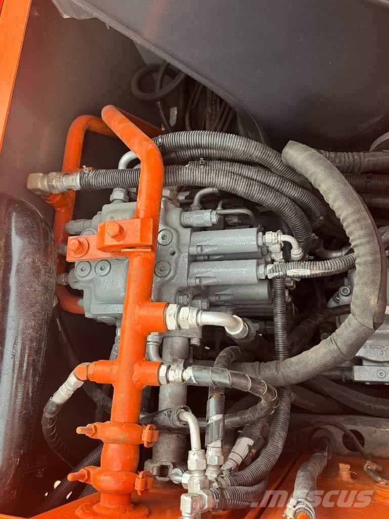 Hitachi ZX 70 ミニ油圧ショベル 7t以下（ミニユンボ・ミニディガー）