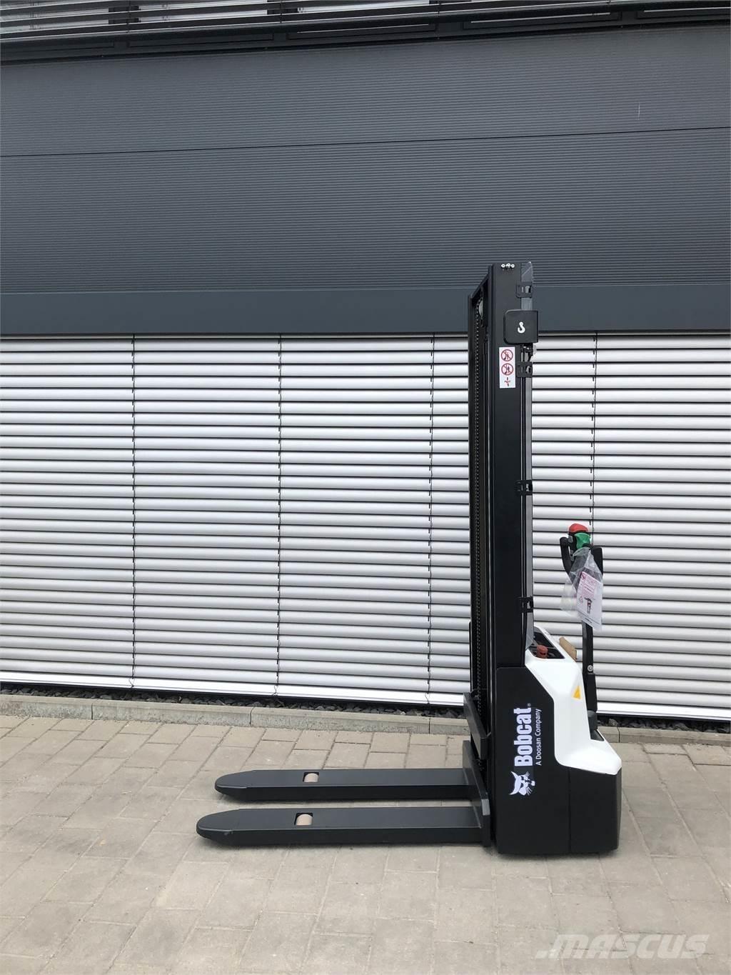 Bobcat LSM12N ウォーキンフォークリフト