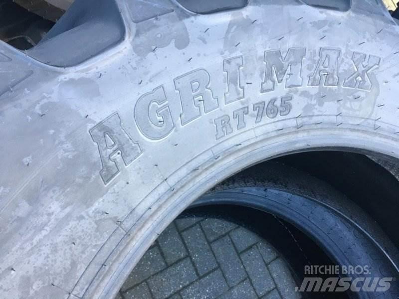 BKT 520/70 R 38 タイヤ、ホイル、リム