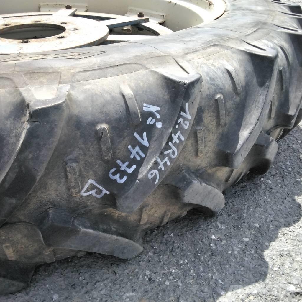 Kleber 12.4R46 タイヤ、ホイル、リム