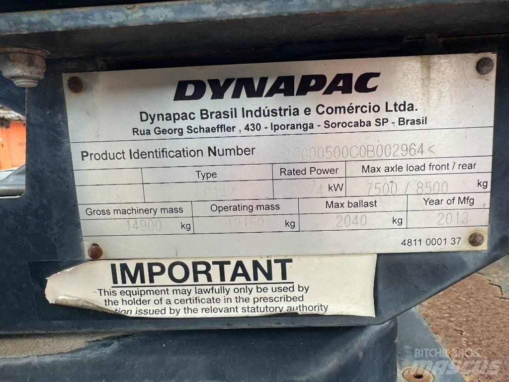 Dynapac CP 142 タイヤローラ