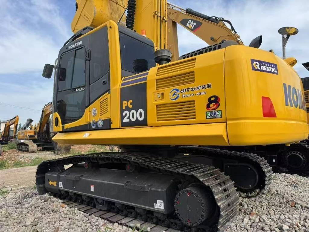 Komatsu 200-8 大型油圧ショベル12t以上（パワーショベル・ユンボ）