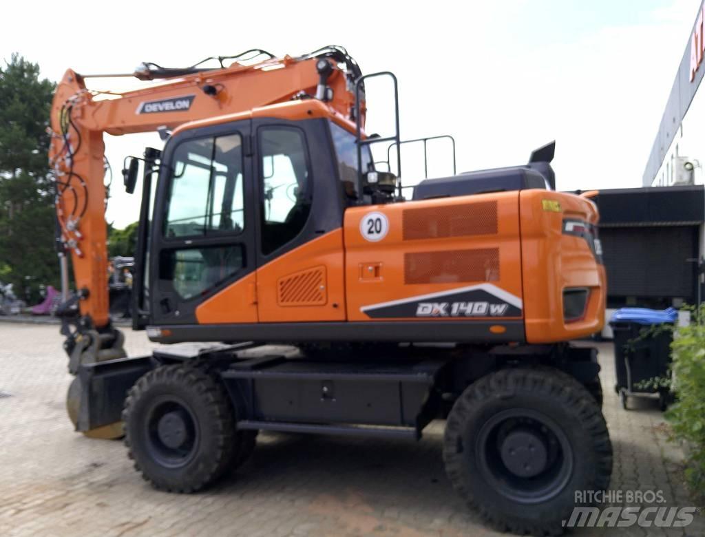 Doosan DX140W-7 ホイール式油圧ショベル（パワーショベル・ユンボ・バックホー）