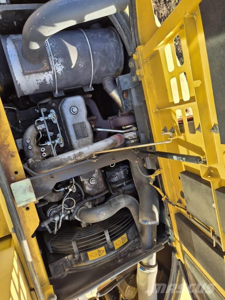 New Holland E 135 SR 大型油圧ショベル12t以上（パワーショベル・ユンボ）