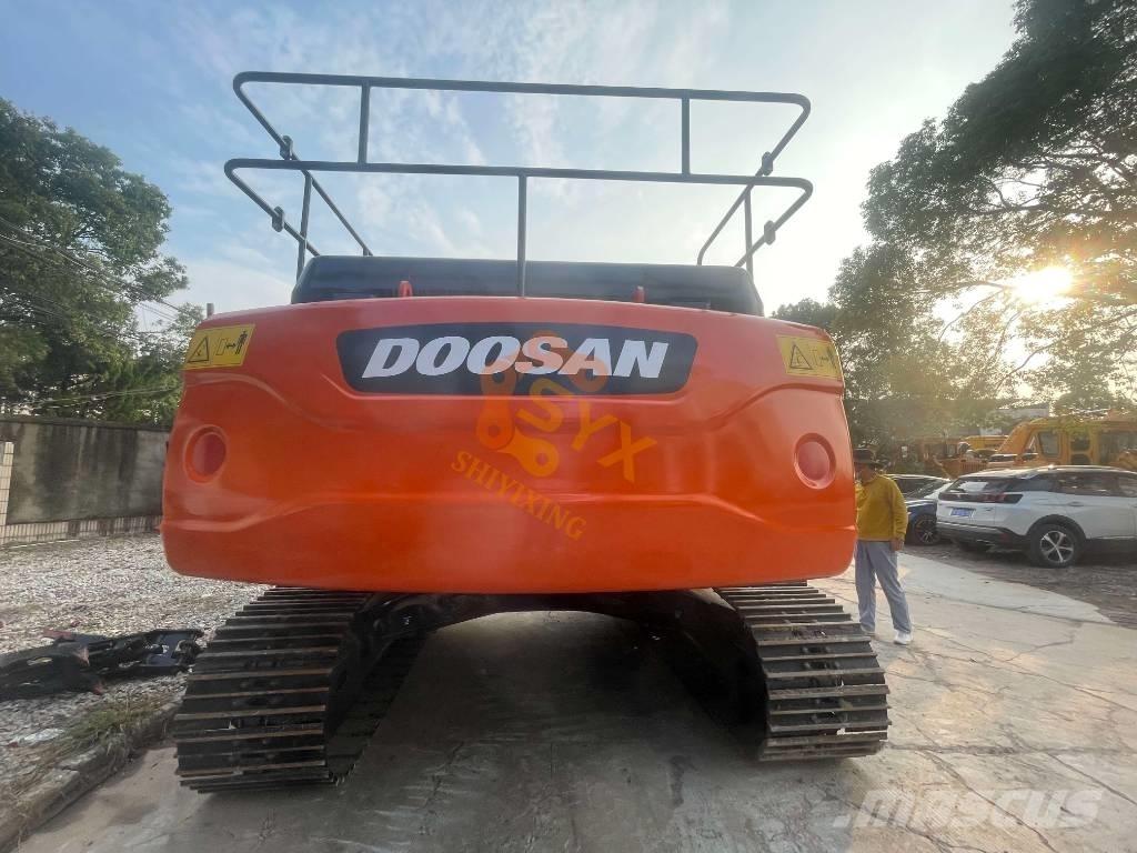 Doosan DX 300 大型油圧ショベル12t以上（パワーショベル・ユンボ）