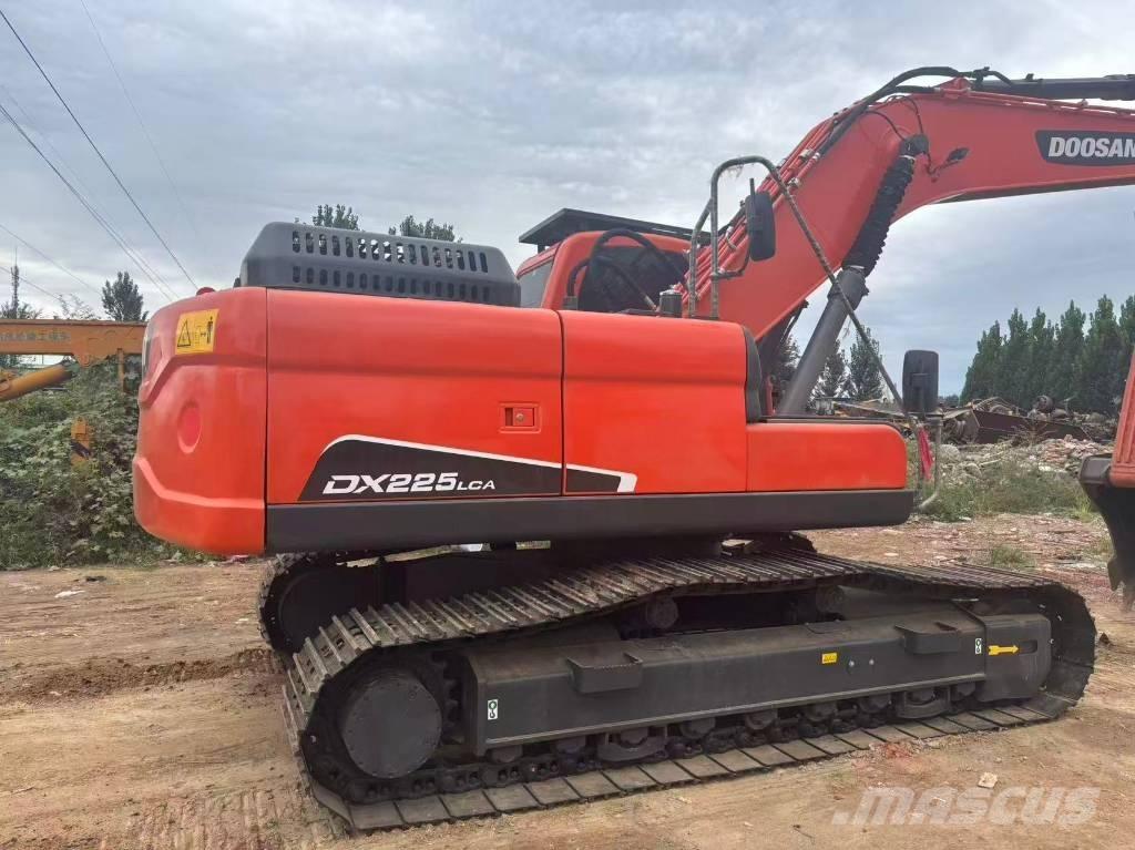 Doosan DX 225 大型油圧ショベル12t以上（パワーショベル・ユンボ）