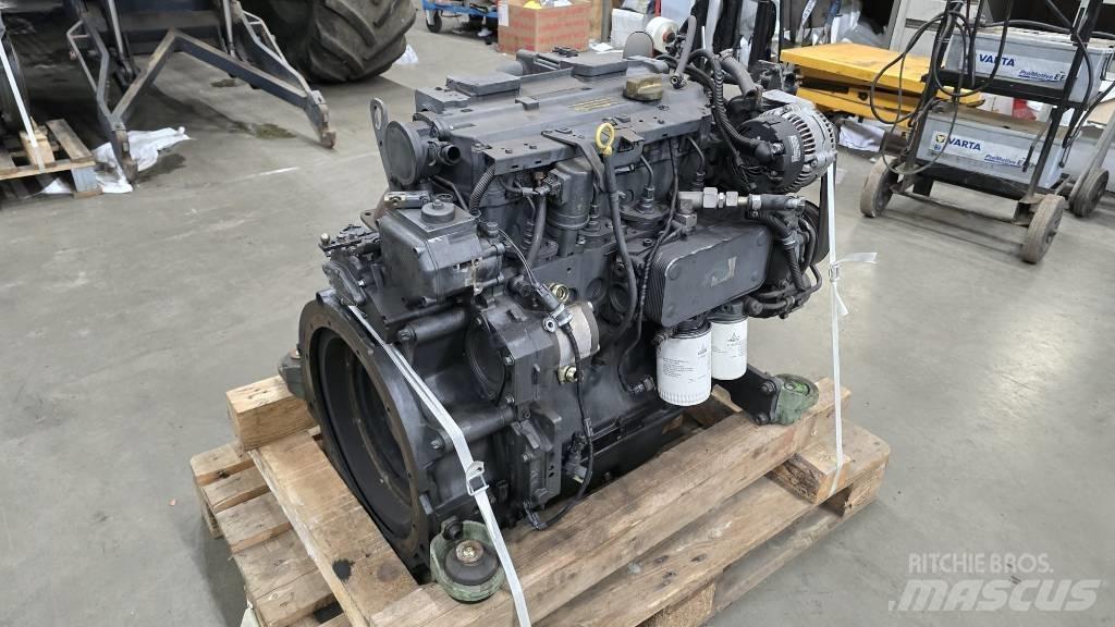 Deutz BF4M2012 エンジン