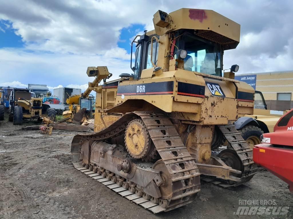 CAT D 6 R III ブルドーザー