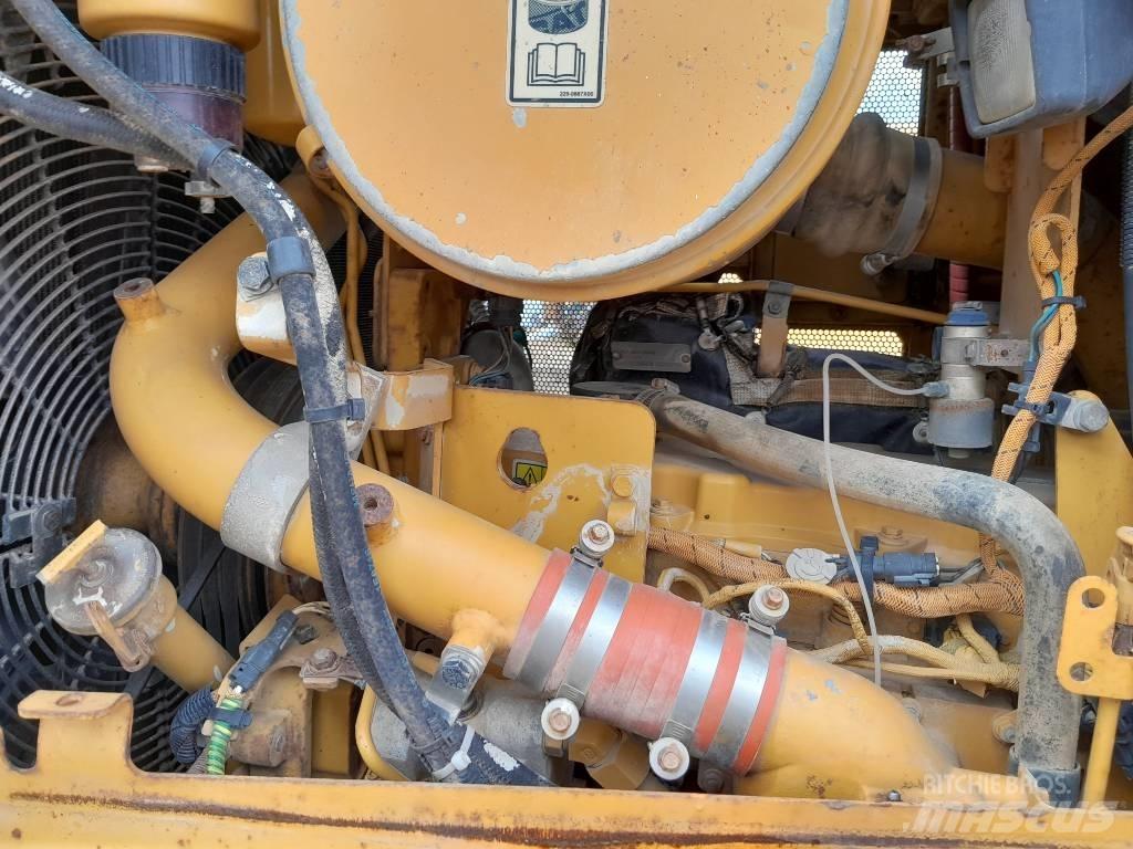 CAT D 6 R III ブルドーザー