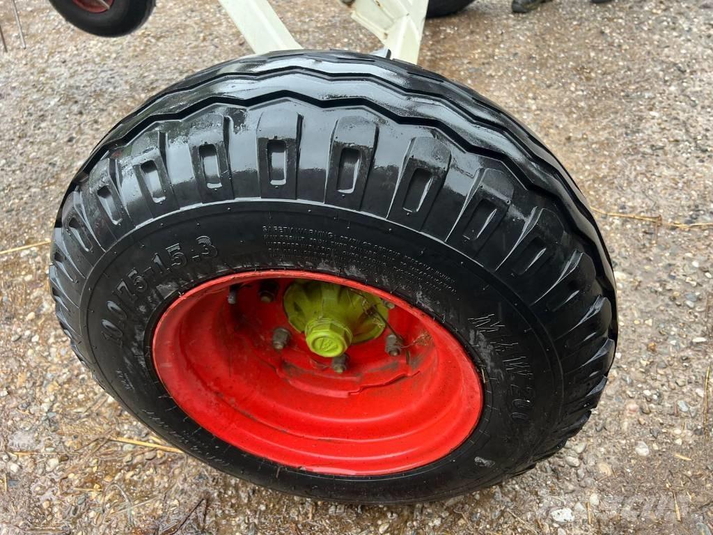 CLAAS Volto 1100 T テッダー・テッダーレーキ