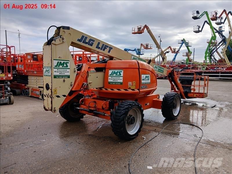 JLG 600 AJ ブームリフト　屈伸型