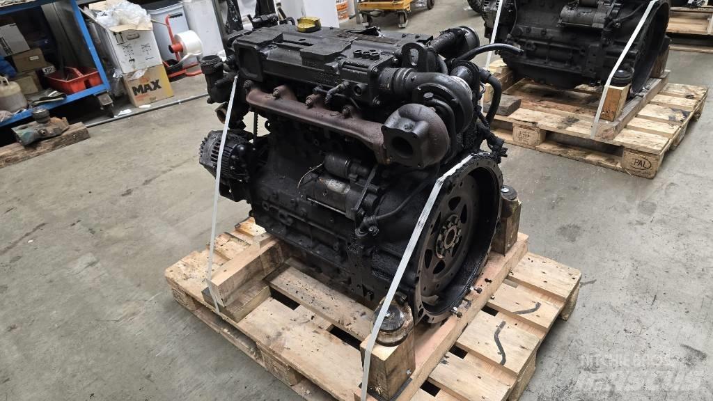 Deutz TD2012L042V エンジン