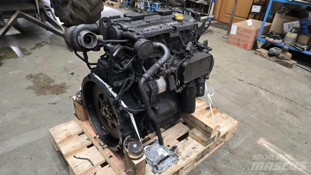 Deutz TD2012L042V エンジン
