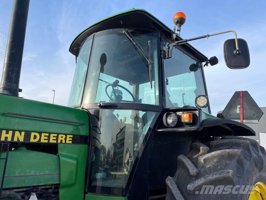 John Deere 4755 トラクター