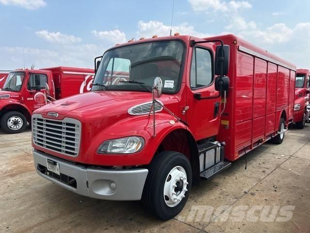 Freightliner M2 106 飲料運送車両