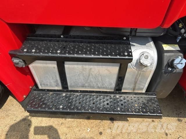 Freightliner M2 106 飲料運送車両