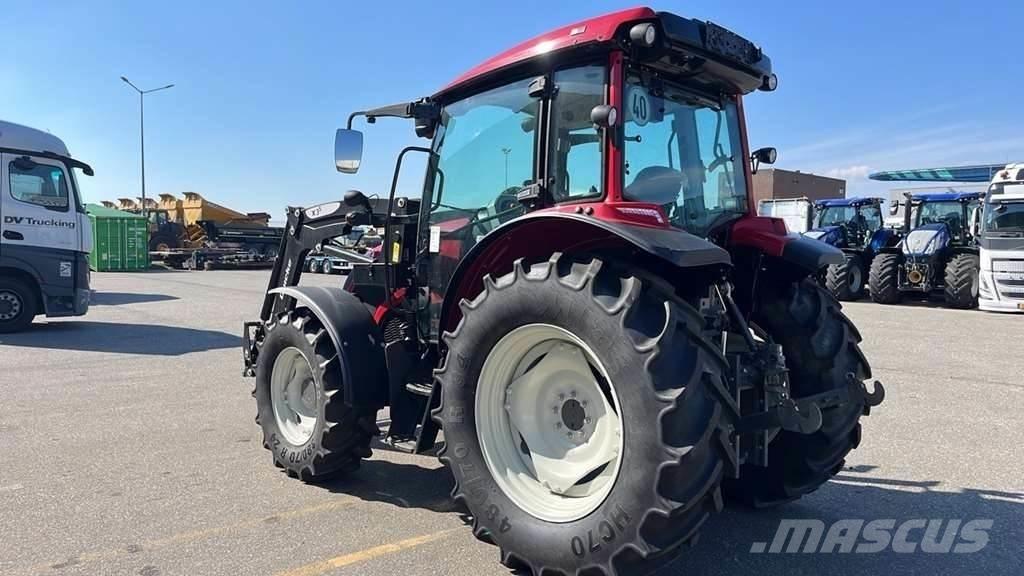 Valtra A75 Tractor トラクター
