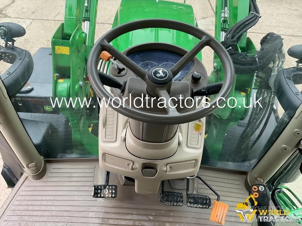 John Deere 6130 R トラクター