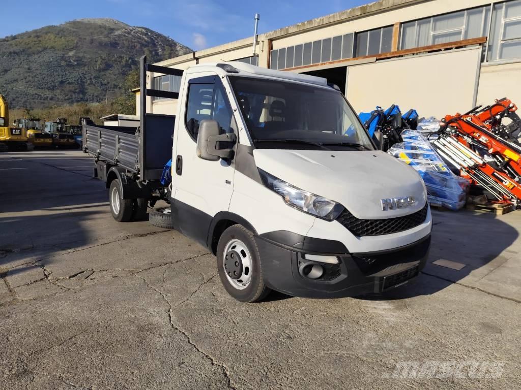 Iveco Daily 35-150 クレーントラック、ユニック車