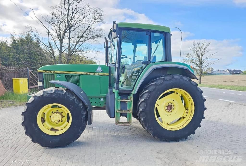 John Deere 6800 トラクター