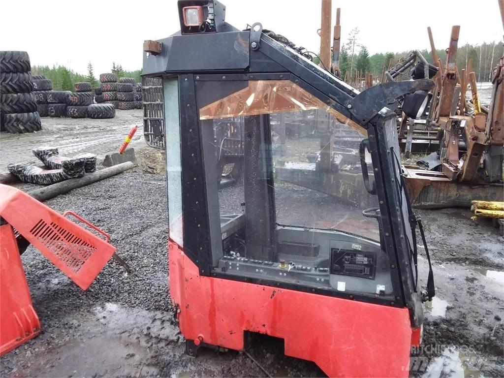 Valmet 911.1 キャビン及び内装