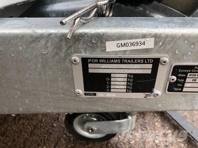 Ifor Williams HB 506 家畜輸送用セミトレーラー