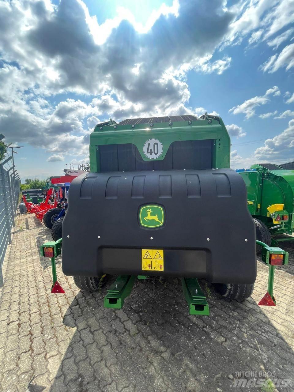 John Deere V451G ラウンドベーラー