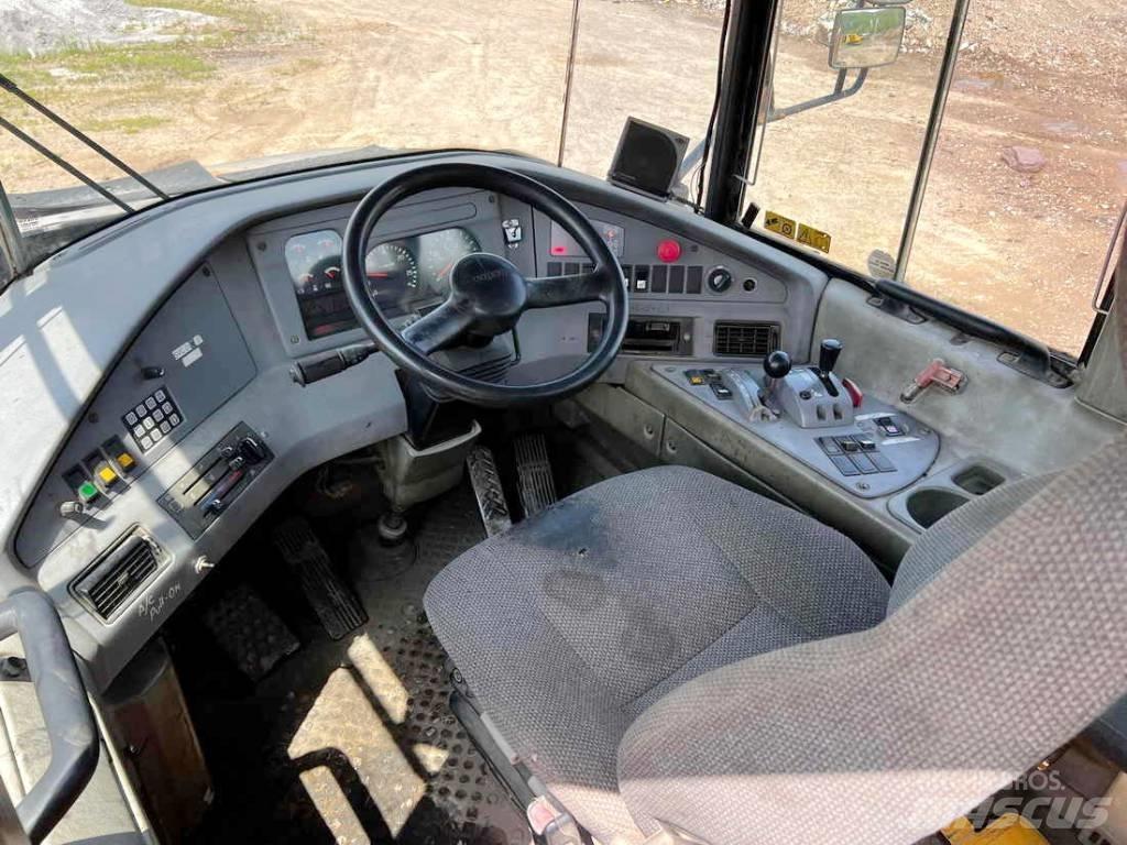 Volvo A40D アーティキュレート式ダンプトラック