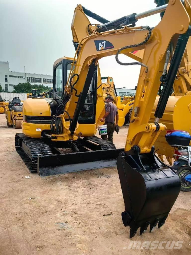 CAT 304 CR ミニ油圧ショベル 7t以下（ミニユンボ・ミニディガー）