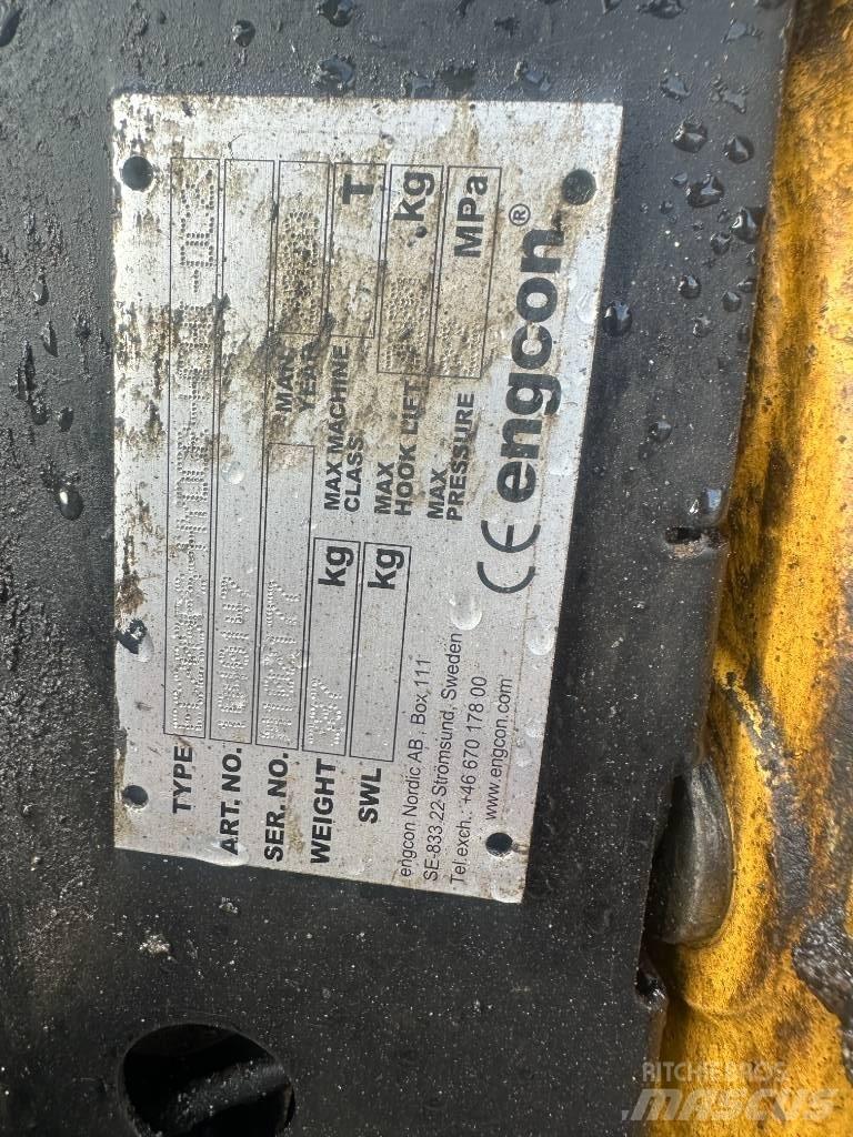 Hitachi ZX 85 USB-6 中型油圧ショベル 7ｔ-12ｔ（ユンボ・パワーショベル・バックホー）