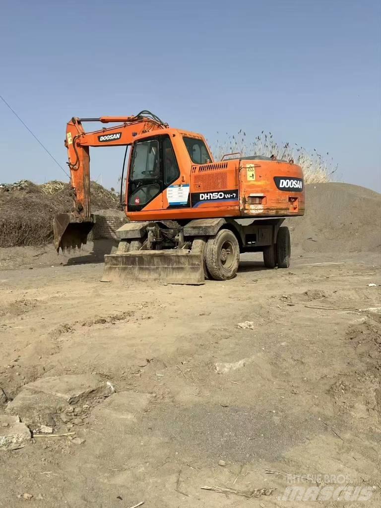 Doosan DH150 W-7 ホイール式油圧ショベル（パワーショベル・ユンボ・バックホー）