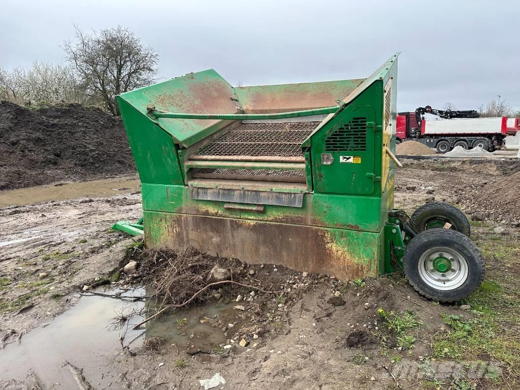 McCloskey MINI SIZER 自走式クラッシャー