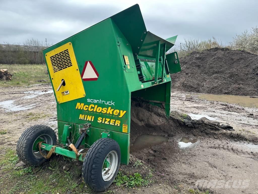 McCloskey MINI SIZER 自走式クラッシャー