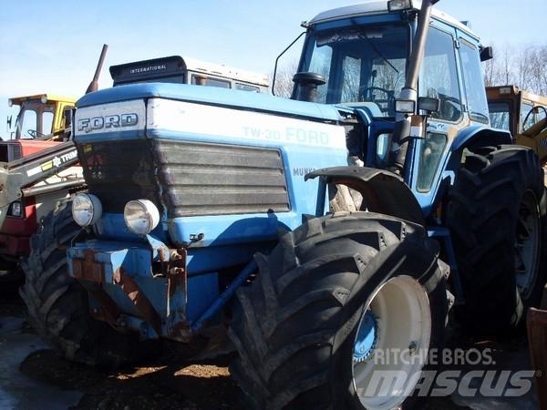 Ford TW 30 トラクター